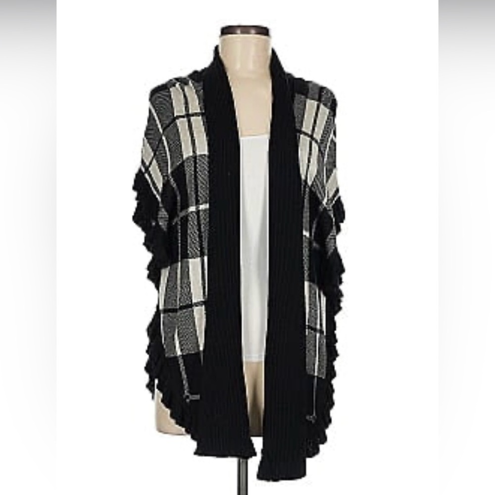 Joseph A. Preppy Women's Black and Cream Plaid Cardigan Sweater